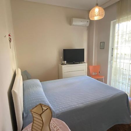 אתונה Quiet Home For Two People מראה חיצוני תמונה